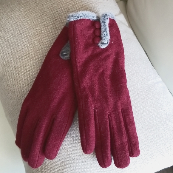 Accessories - Wool Red Gloves